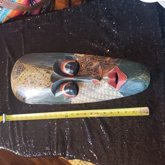 African Mask - Picture 1 of 8